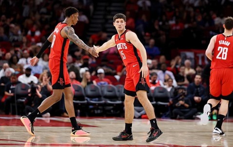 pp电子官方网站-状态也太不稳定了！火箭后场新星最近几场比赛真是起伏太明显了？