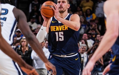 pp电子平台-掘金10连胜！约基奇14+15+10，穆雷26+7末节0分，灰熊6人得分上双