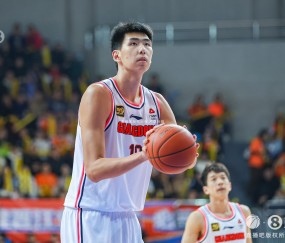 直播吧：北控、辽宁、同曦、广东正积极谈判交易徐昕&amp;王岚嵚等人